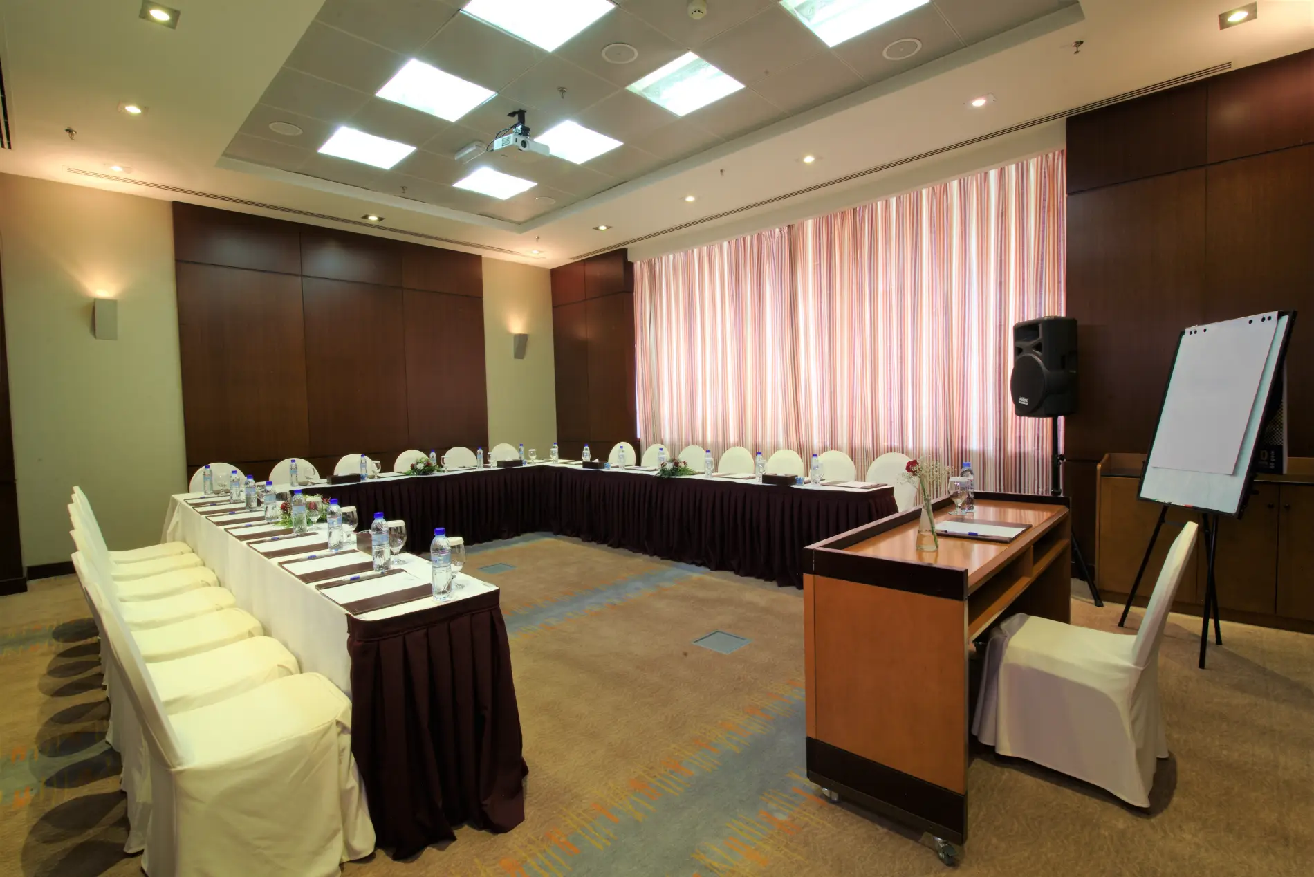 Al mass Meeting room